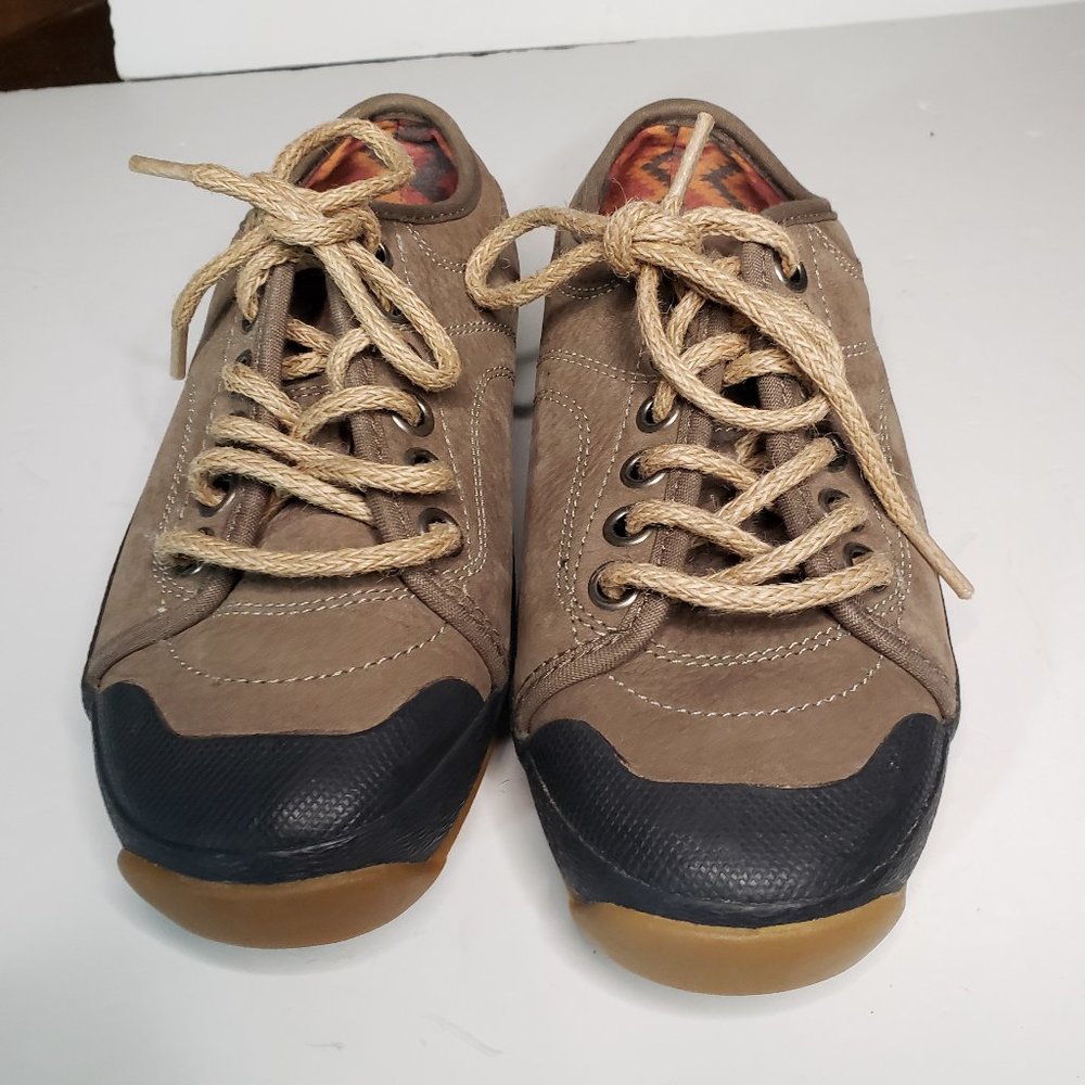 SIMPLE sneakers size 6